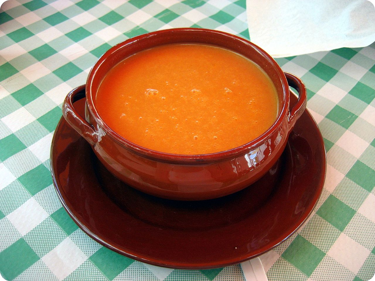 1280px-gazpacho-cazuela-barro.jpg