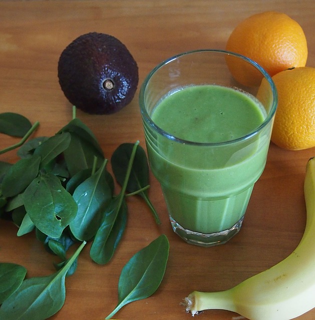 green-smoothie-681143-640.jpg