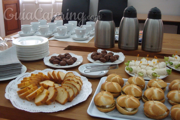 Cómo organizar un desayuno de trabajo con éxito