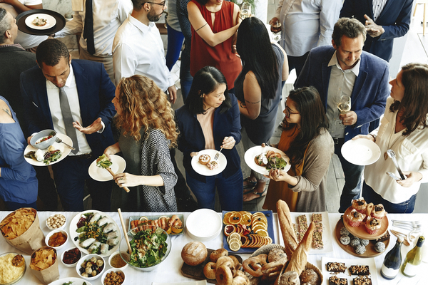 ¿Cómo calcular la comida que hay que pedir a un catering?