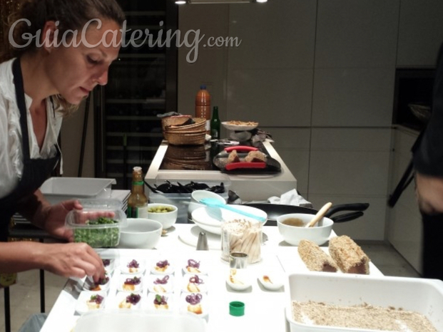 Preparación en una villa. Finger food y tataki de atún. Cumple, 50 años