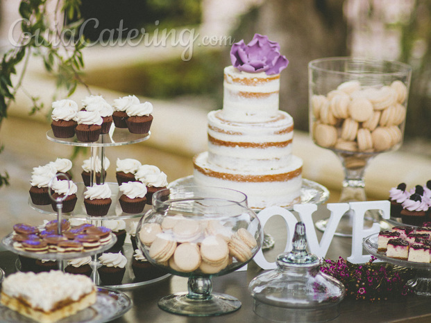 Naked Cake. Tarta desnuda. Mesa de dulces