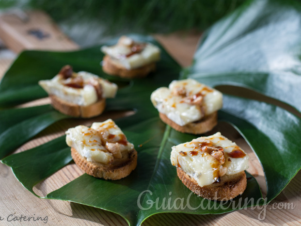 Brie con frutos secos de Mara Catering