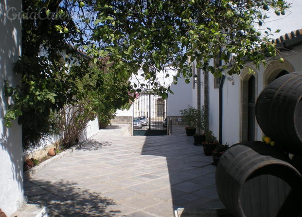 Entrada a bodega