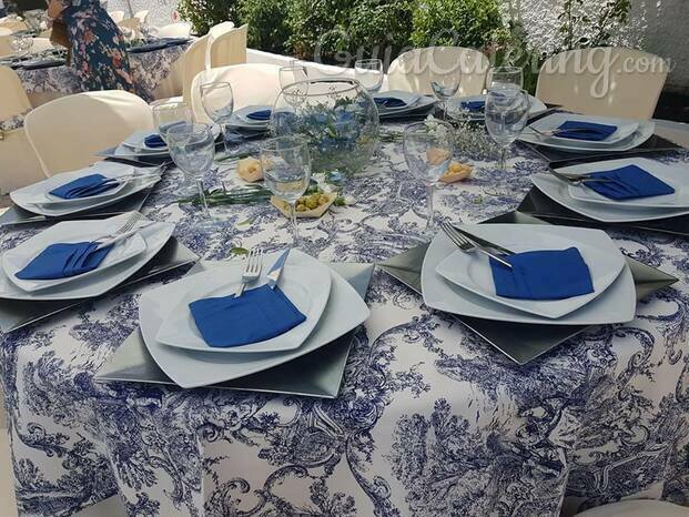 Mesa con tonos azules