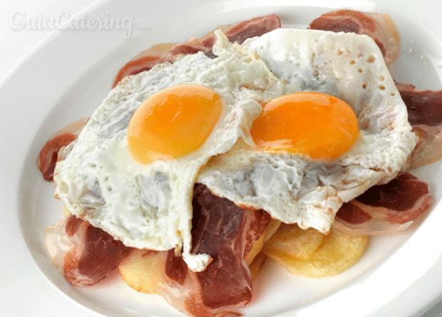 Patatas fritas con jamón