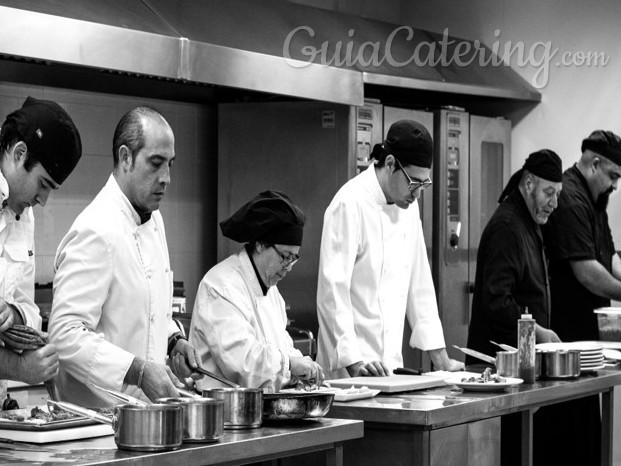 Chef de Sant LLeí Catering y su equipo.