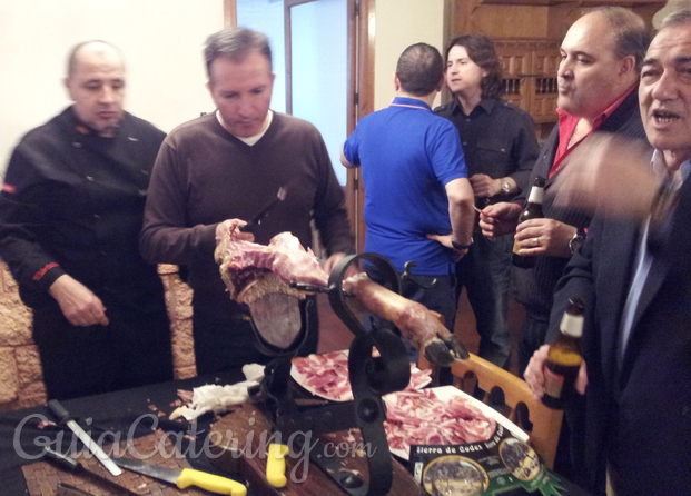 Curso iniciacion al corte de jamón a cuchillo