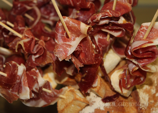 Jamón ibérico en original presentación