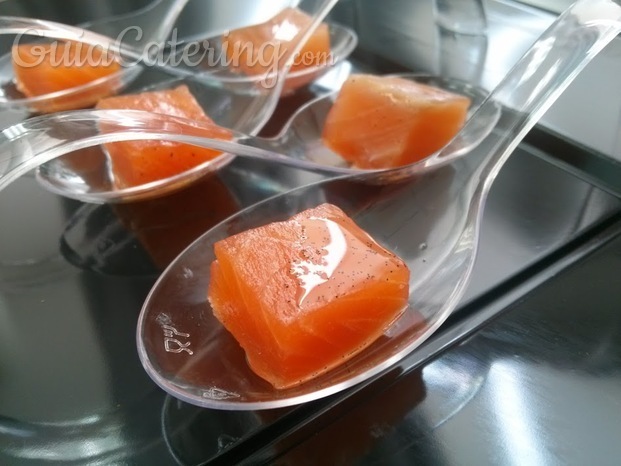 Cucharita de salmón con aceite de vainilla