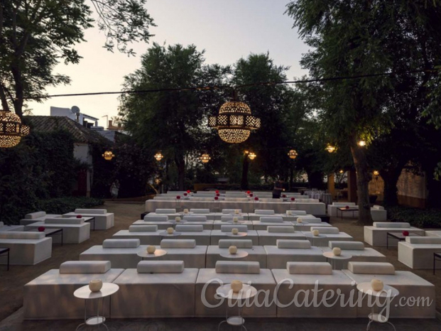 Decoración con mobiliario para bodas y eventos particulares en Zaragoza