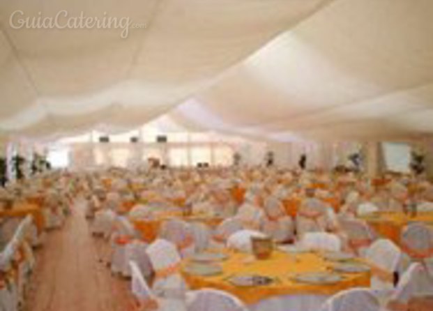 Interior de carpa