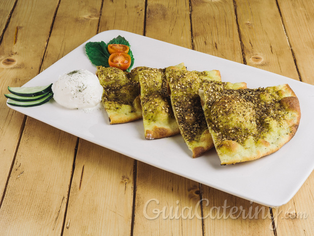 Manakeesh de Tomillo Con Aceite (Zaatar)