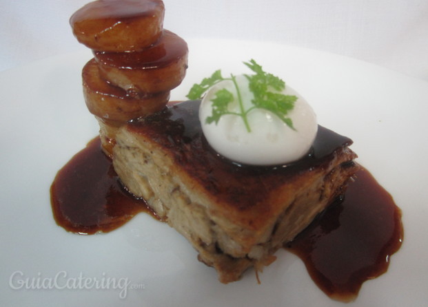 Ternasco asado sin hueso, patata fondant y bombón de queso