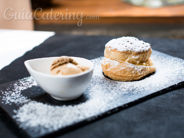 Pantxineta Templada con Helado de Dulce de Leche