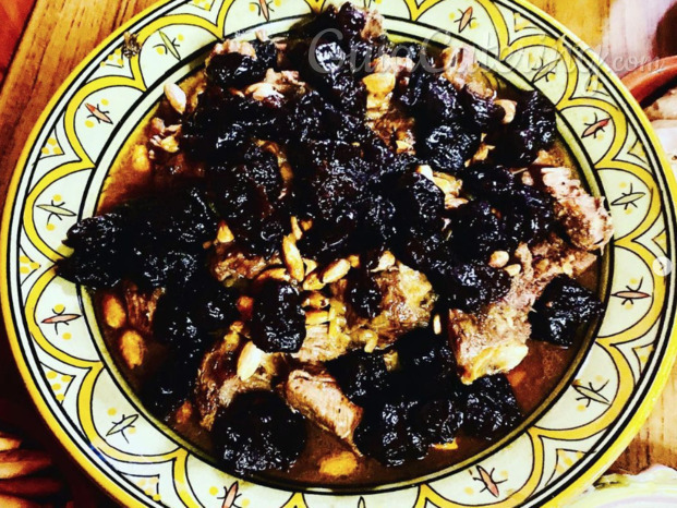 Tagine de ternera con ciruelas y almendra.png