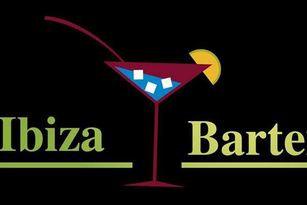 Requisitos legales en España para trabajar en una barra con cocktails.